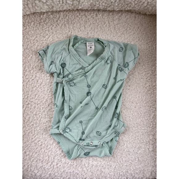 Kate Quinn Astrology Cancer Onesie Bamboo Collection 0-3 Months Unisex - Picture 1 of 4